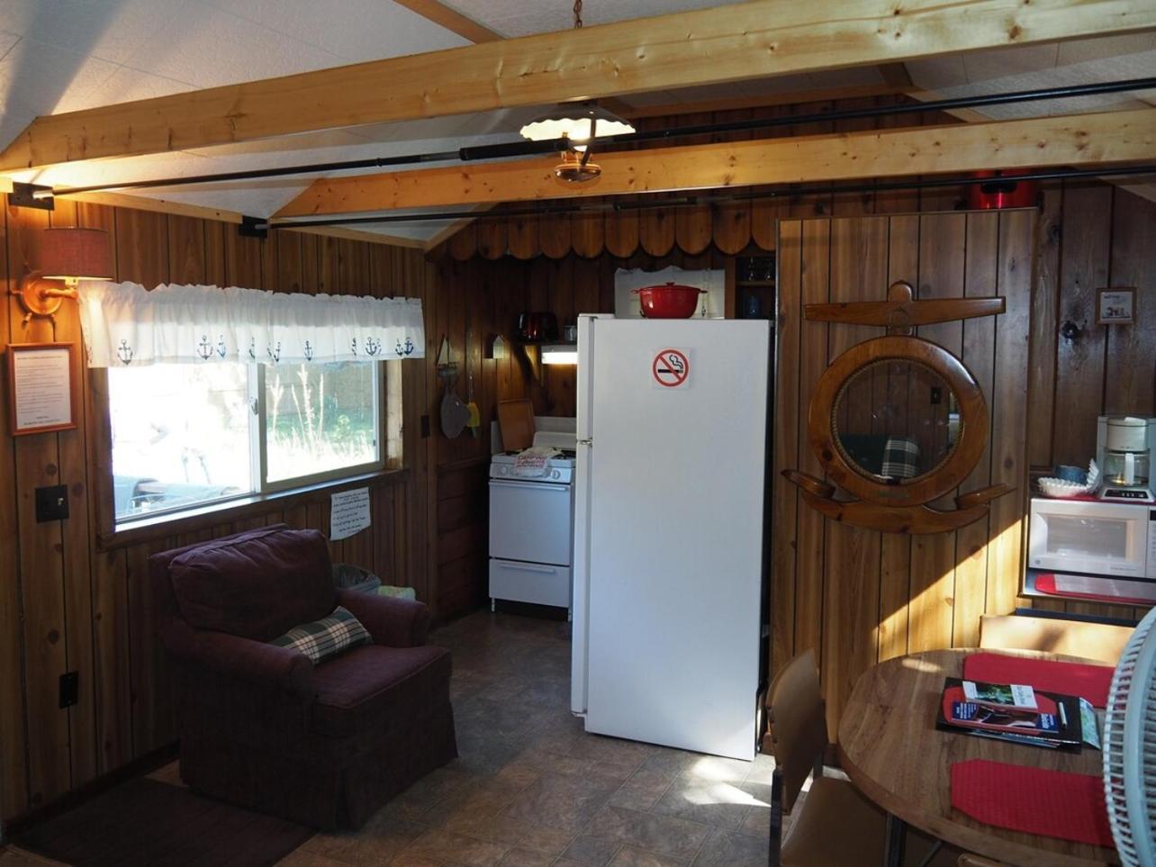 Sleeping Bear Riverside Cabins - Cabin #1 Honor Dış mekan fotoğraf